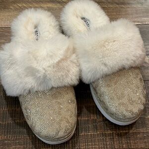 Gianni Bini White and Gold Fur Slippers